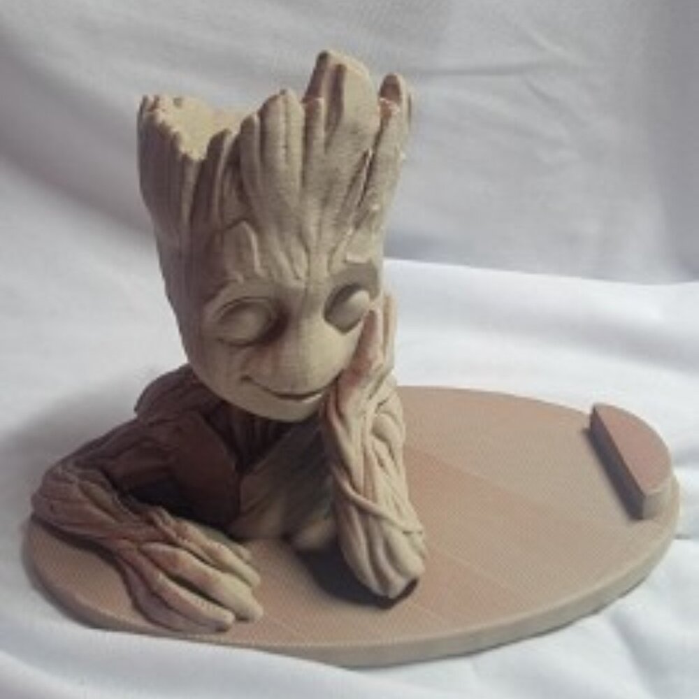 Groot Smartphone Holder w/ Storage – 3D Printed Desk Organizer